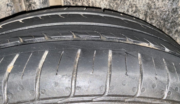 2023 Maruti Ciaz DELTA 1.5 SHVS MT PETROL, Petrol, Manual, 46,620 km, Right Rear Tyre Tread