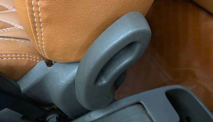 2015 Hyundai i10 MAGNA 1.1, Petrol, Manual, 36,836 km, Driver Side Adjustment Panel