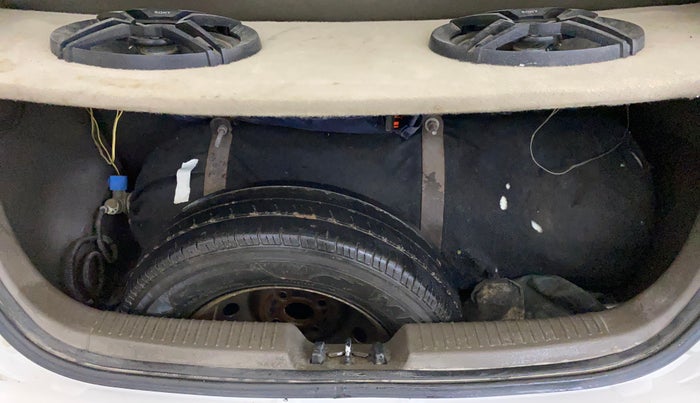 2015 Hyundai i10 MAGNA 1.1, CNG, Manual, 1,11,888 km, Boot Inside