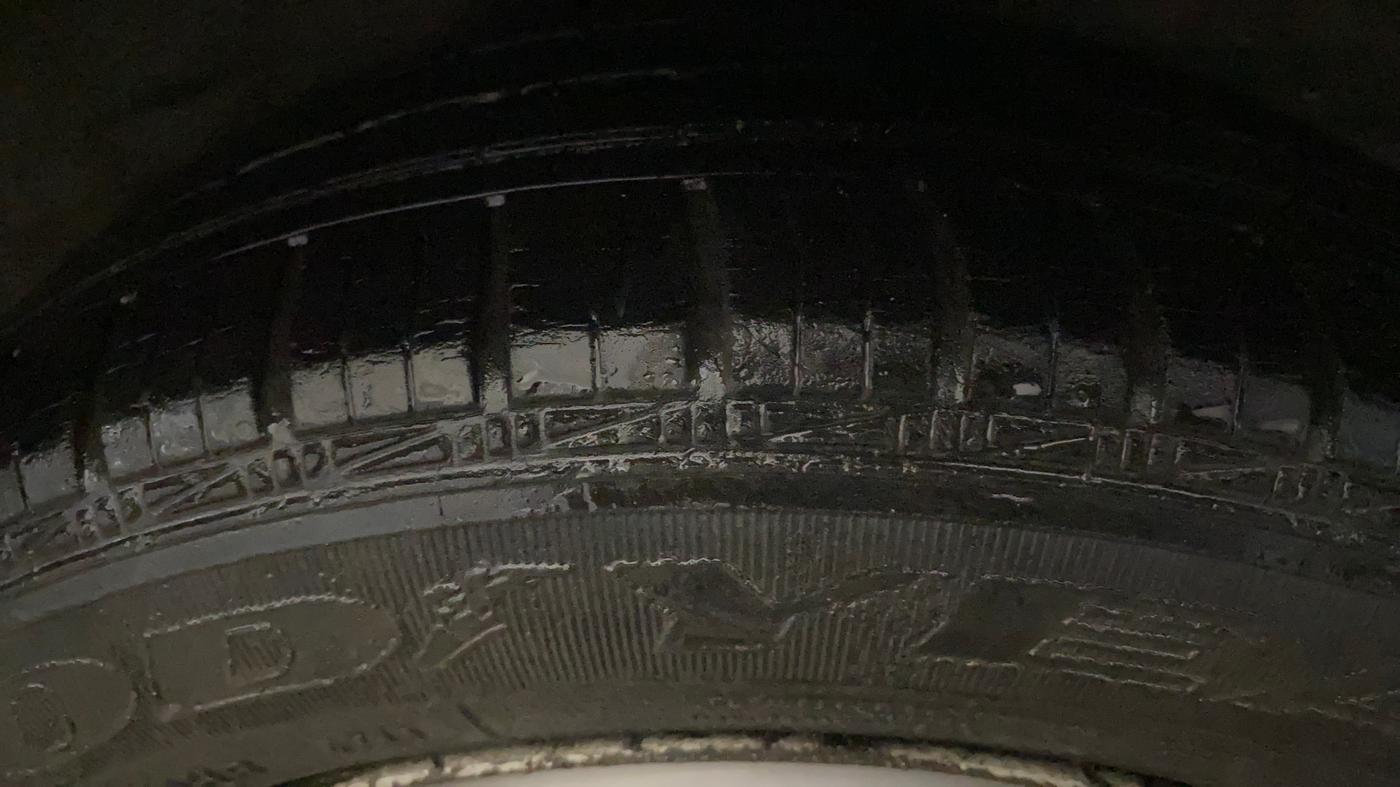 2015 Hyundai i10 MAGNA 1.1, CNG, Manual, 1,11,848 km, Left Rear Tyre Tread