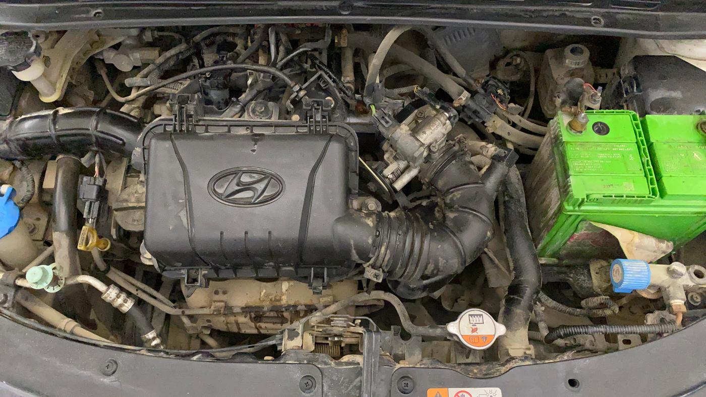 2015 Hyundai i10 MAGNA 1.1, CNG, Manual, 1,11,848 km, Engine View