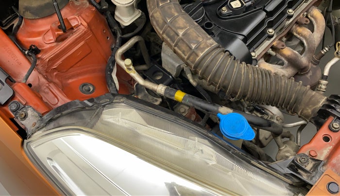 2016 Maruti Baleno ZETA PETROL 1.2, Petrol, Manual, 98,765 km, Right headlight - Clamp has minor damage