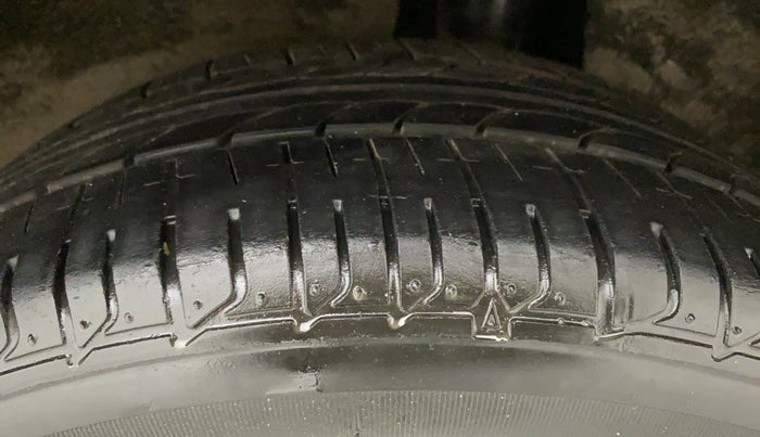 2016 Maruti Baleno ZETA PETROL 1.2, Petrol, Manual, 98,765 km, Left Rear Tyre Tread
