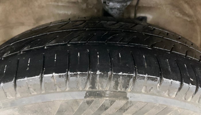 2015 Maruti Wagon R 1.0 LXI, Petrol, Manual, 61,407 km, Left Front Tyre Tread