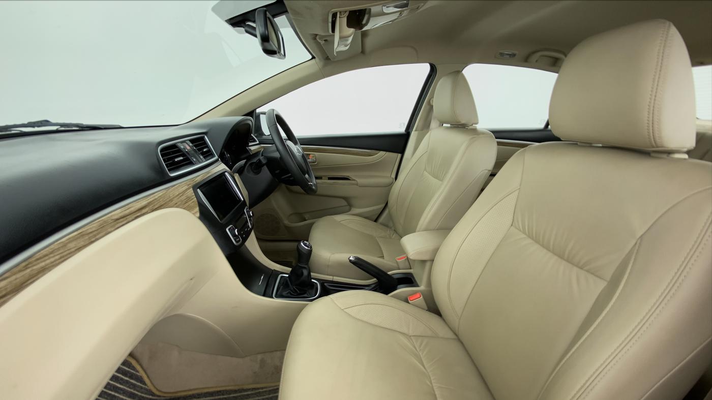 2021 Maruti Ciaz ALPHA 1.5 MT VTVT SHVS, Petrol, Manual, 10,131 km, Right Side Front Door Cabin