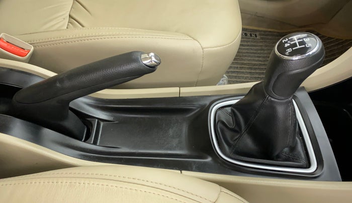 2021 Maruti Ciaz ALPHA 1.5 MT VTVT SHVS, Petrol, Manual, 10,131 km, Gear Lever