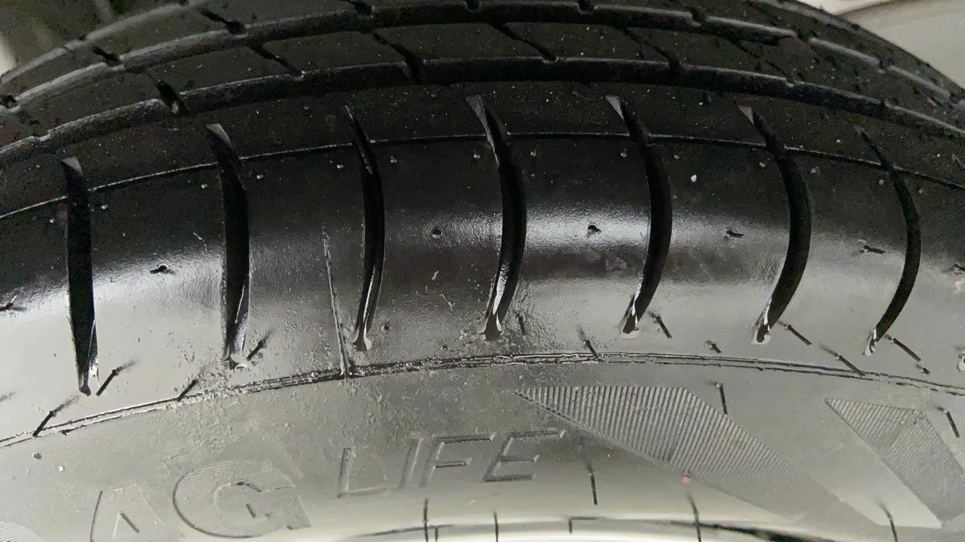 2015 Maruti Alto 800 VXI, Petrol, Manual, 51,455 km, Right Rear Tyre Tread