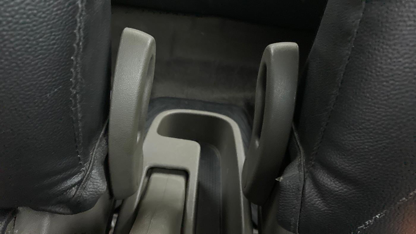2013 Hyundai i10 MAGNA 1.1, CNG, Manual, 36,586 km, Driver Side Adjustment Panel