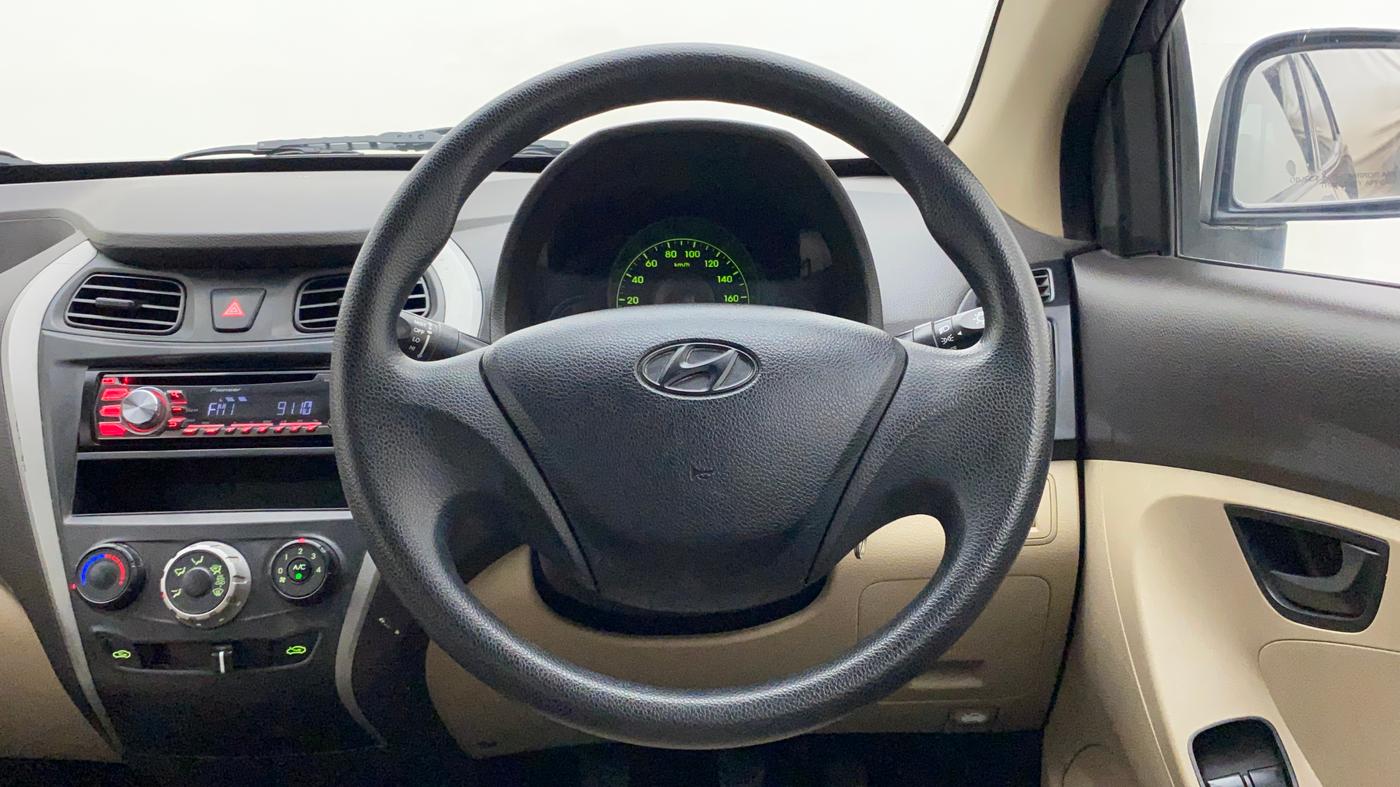 2015 Hyundai Eon ERA +, Petrol, Manual, 33,419 km, Steering Wheel Close Up