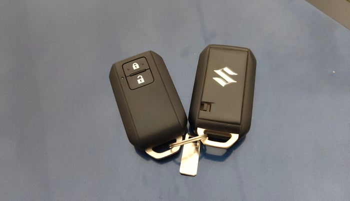 2019 Maruti Baleno ZETA PETROL 1.2, Petrol, Manual, 77,570 km, Key Close Up