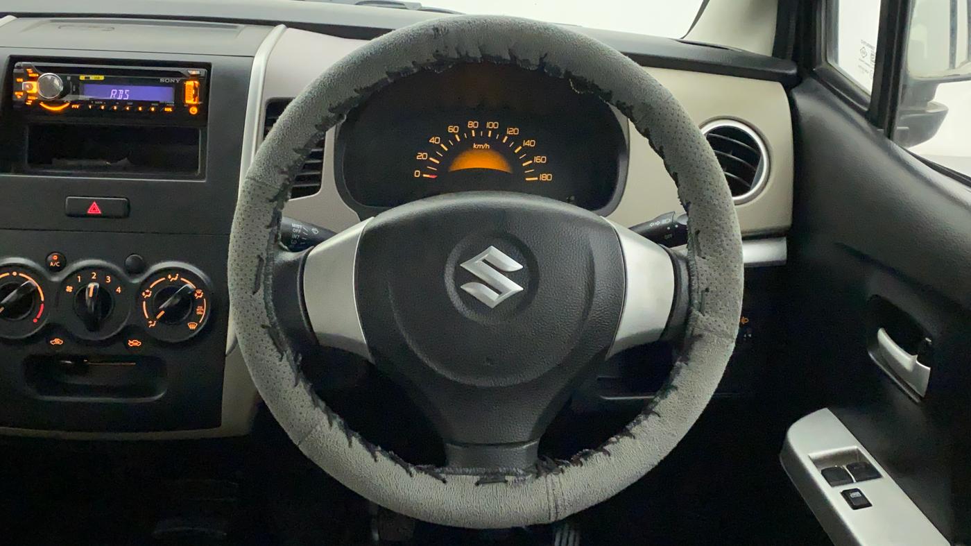 2013 Maruti Wagon R 1.0 LXI, Petrol, Manual, 12,575 km, Steering Wheel Close Up