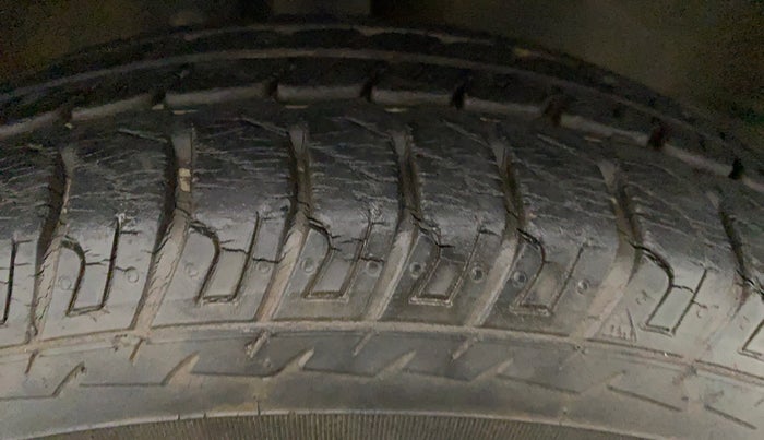 2013 Maruti Wagon R 1.0 LXI, Petrol, Manual, 12,575 km, Right Rear Tyre Tread