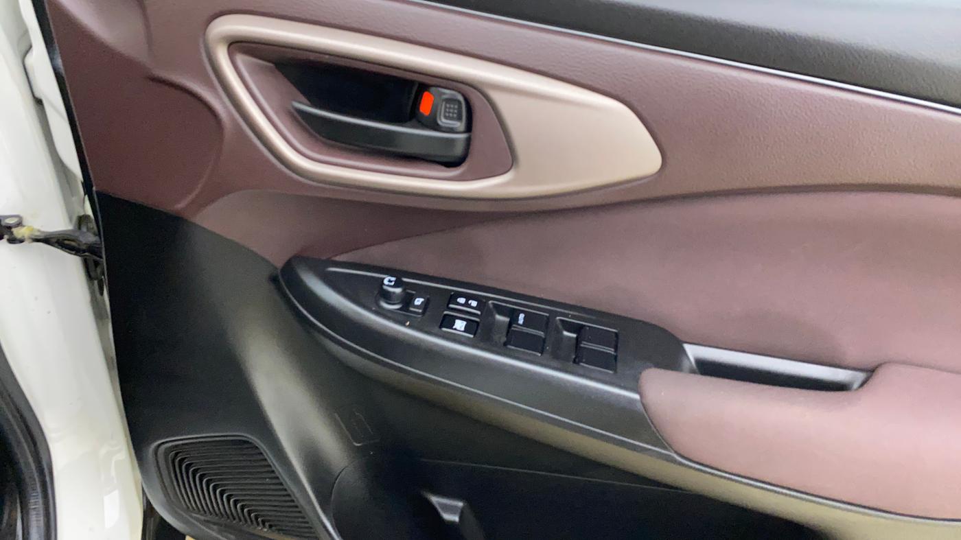2025 Maruti FRONX DELTA PLUS 1.2L AGS, Petrol, Automatic, 9,784 km, Driver Side Door Panels Control
