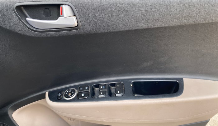 2017 Hyundai Grand i10 ASTA 1.2 KAPPA VTVT, Petrol, Manual, 81,771 km, Driver Side Door Panels Control