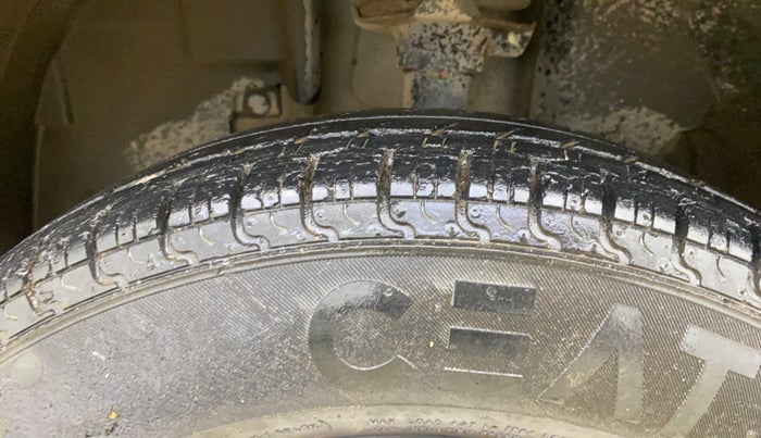 2015 Renault Kwid RXL, Petrol, Manual, 21,678 km, Left Front Tyre Tread