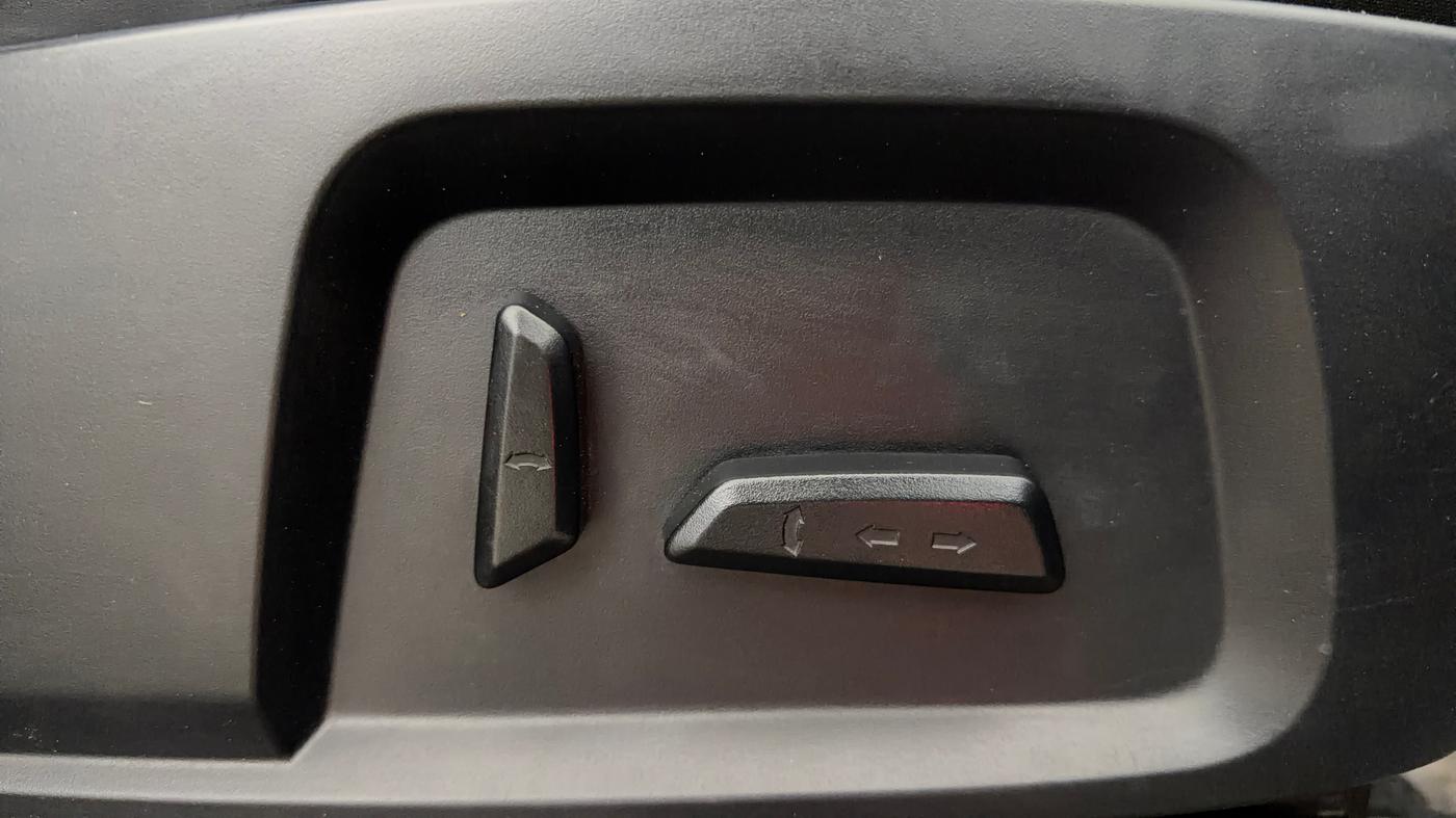2021 Tata Harrier XZA PLUS 2.0L, Diesel, Automatic, 69,991 km, Driver Side Adjustment Panel
