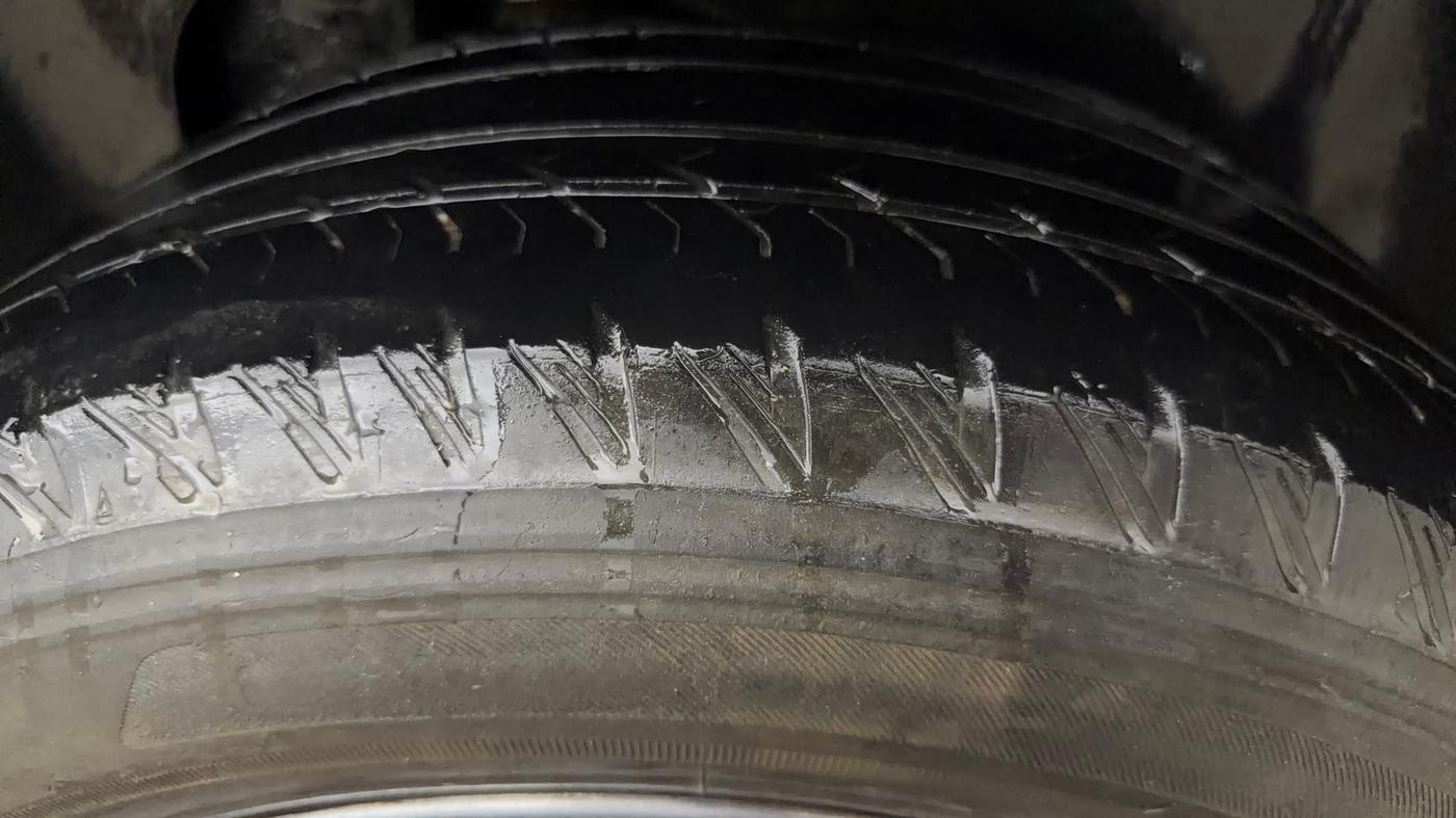 2021 Tata Harrier XZA PLUS 2.0L, Diesel, Automatic, 69,991 km, Left Rear Tyre Tread