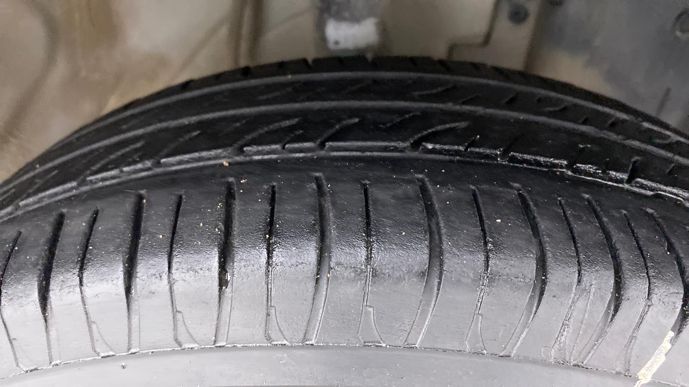 2015 Datsun Go T, Petrol, Manual, 54,171 km, Right Front Tyre Tread