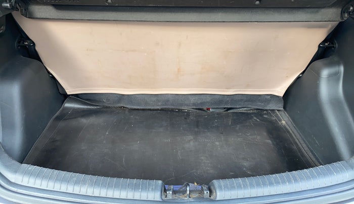 2016 Hyundai Grand i10 ASTA (O) AT 1.2 KAPPA VTVT, Petrol, Automatic, 68,631 km, Boot Inside