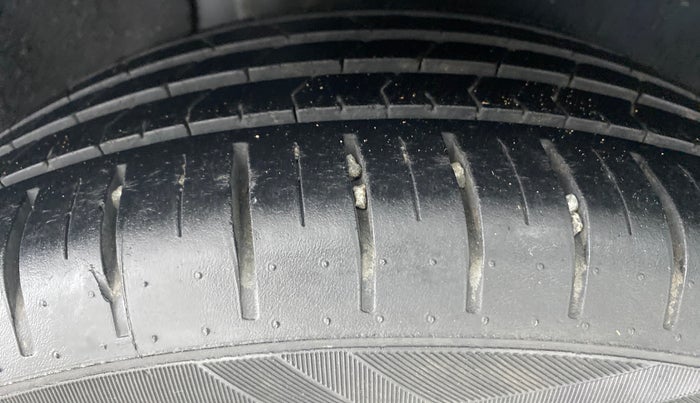 2019 Maruti Baleno ALPHA 1.2K12  AT, Petrol, Automatic, 40,058 km, Right Rear Tyre Tread