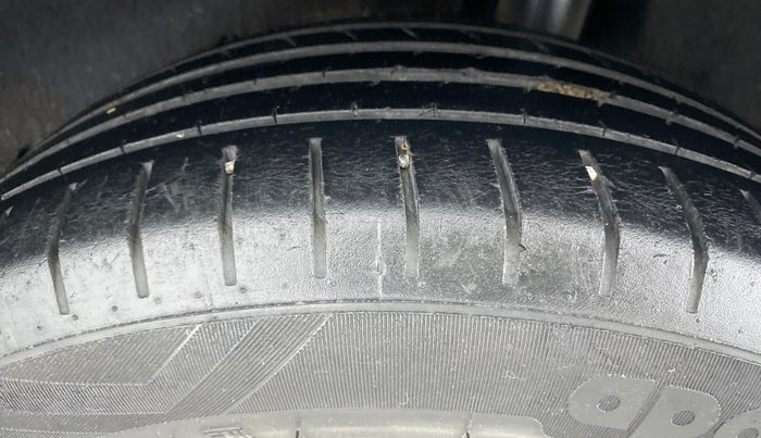2019 Maruti Baleno ALPHA 1.2K12  AT, Petrol, Automatic, 40,058 km, Left Rear Tyre Tread