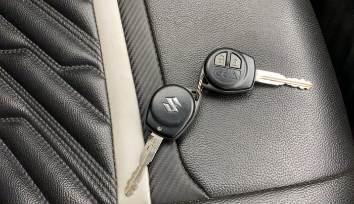 2019 Maruti Swift VXI, Petrol, Manual, 85,386 km, Key Close Up