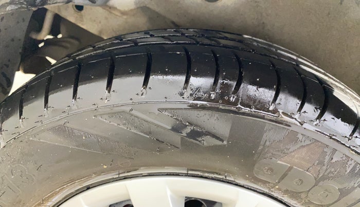 2015 Hyundai i10 SPORTZ 1.1, Petrol, Manual, 58,004 km, Right Rear Tyre Tread