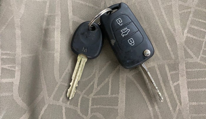 2015 Hyundai i10 SPORTZ 1.1, Petrol, Manual, 58,004 km, Key Close Up