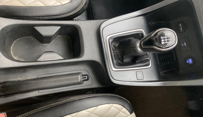 2022 Hyundai Creta SX 1.5 PETROL, Diesel, Manual, 1,02,954 km, Gear Lever