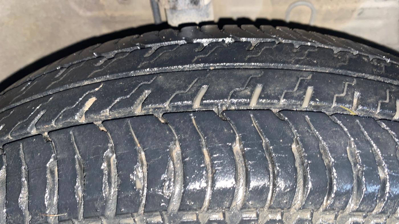 2014 Maruti Swift Dzire VXI, Petrol, Manual, 36,278 km, Right Front Tyre Tread