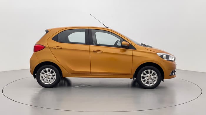 2018 Tata Tiago XZ 1.2 REVOTRON, Petrol, Manual, 27,849 km, Right Side View