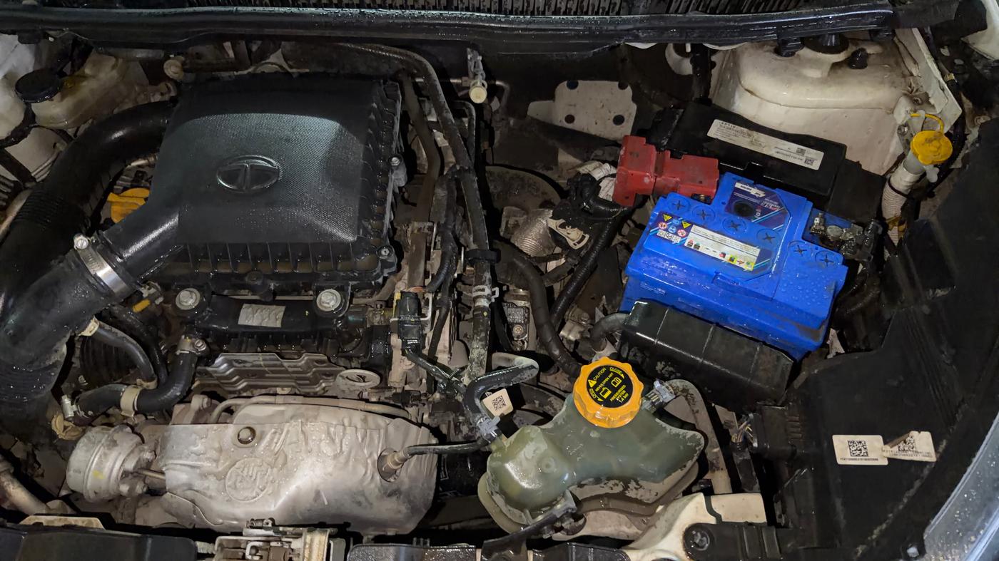 2022 Tata NEXON XZA PLUS PETROL, Petrol, Automatic, 71,950 km, Engine View - Left