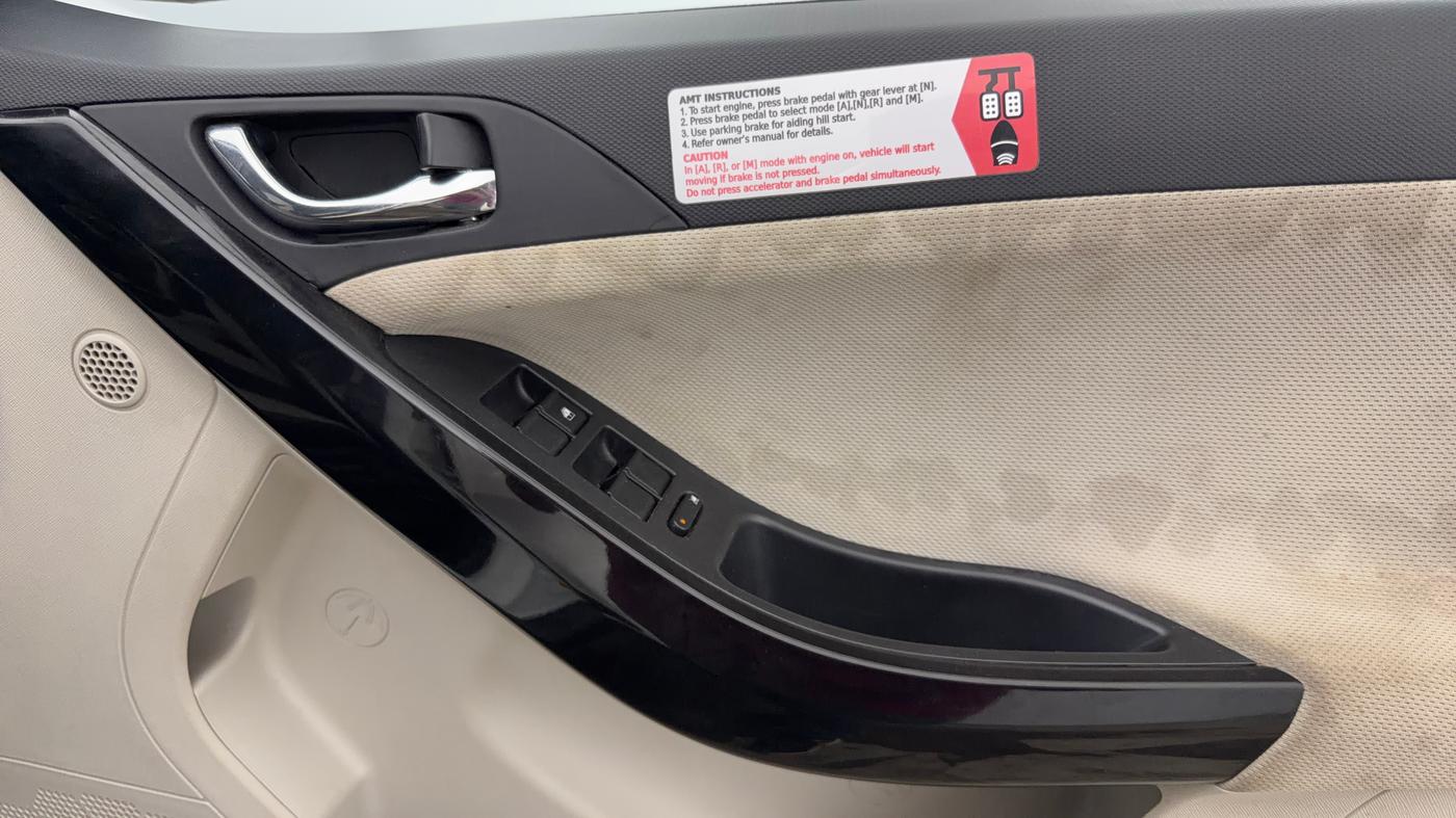 2022 Tata NEXON XZA PLUS PETROL, Petrol, Automatic, 71,950 km, Driver Side Door Panels Control