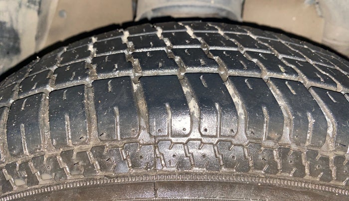 2022 Mahindra BOLERO NEO N10 R, Diesel, Manual, 1,14,913 km, Right Front Tyre Tread