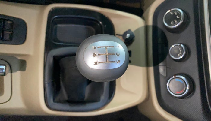 2022 Mahindra BOLERO NEO N10 R, Diesel, Manual, 1,14,913 km, Gear Lever