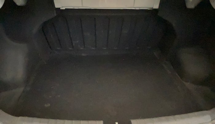 2014 Hyundai Xcent S (O) 1.2, Petrol, Manual, 68,104 km, Boot Inside