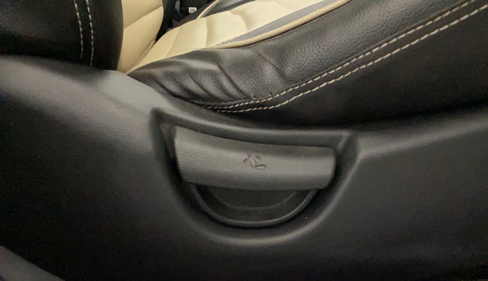 2014 Hyundai Xcent S (O) 1.2, Petrol, Manual, 68,104 km, Driver Side Adjustment Panel