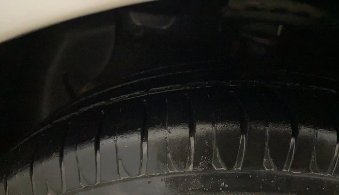 2014 Hyundai Xcent S (O) 1.2, Petrol, Manual, 68,104 km, Left Front Tyre Tread