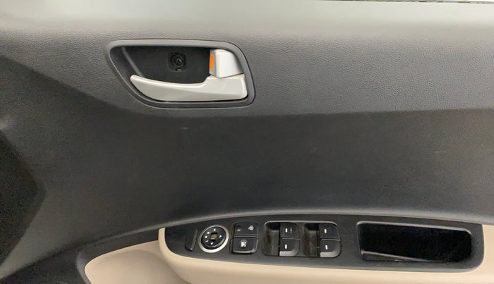 2014 Hyundai Xcent S (O) 1.2, Petrol, Manual, 68,104 km, Driver Side Door Panels Control