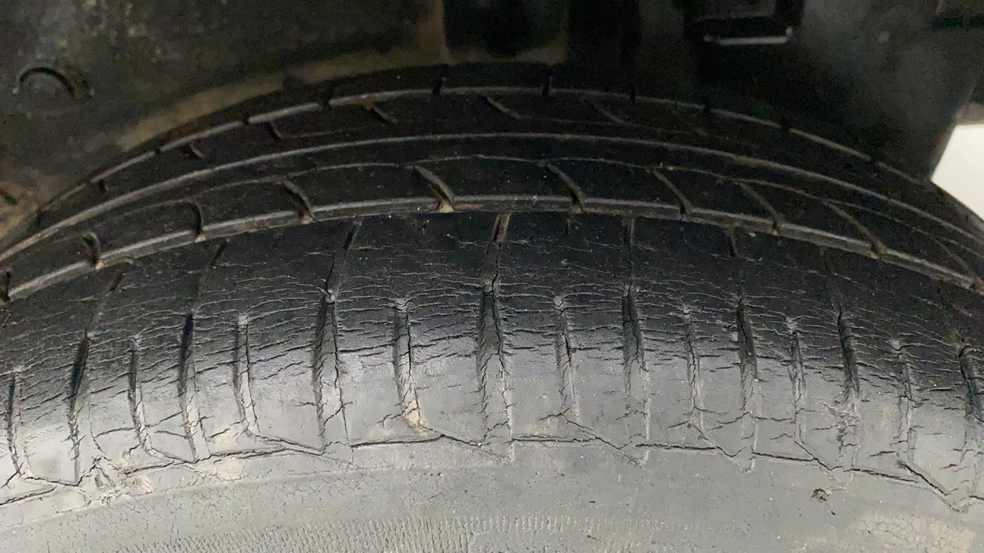 2011 Toyota Etios G, Petrol, Manual, 55,790 km, Left Rear Tyre Tread