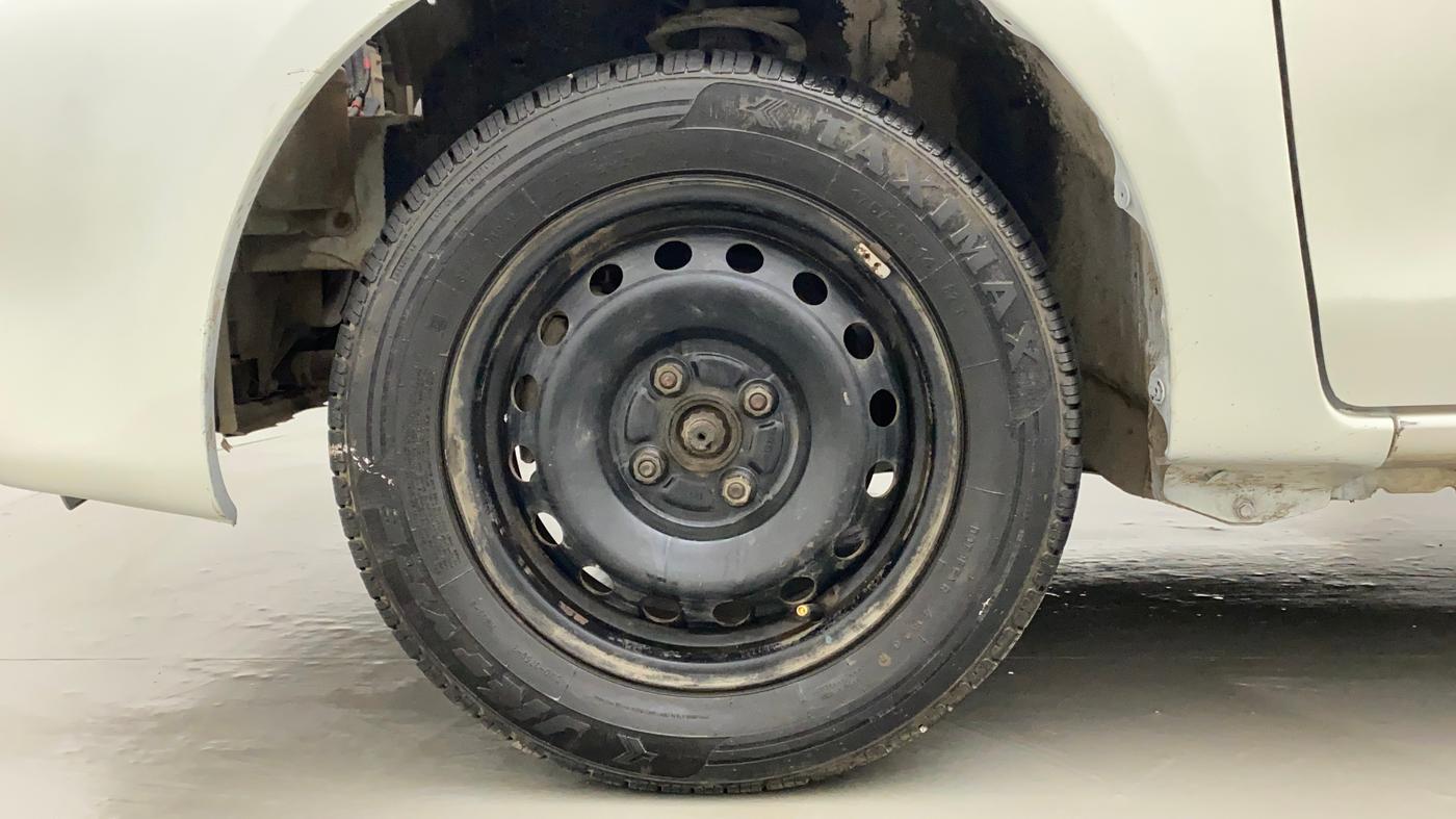 2011 Toyota Etios G, Petrol, Manual, 55,790 km, Left Front Wheel