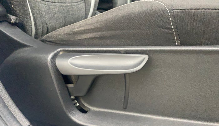 2015 Volkswagen Polo COMFORTLINE 1.2L, Petrol, Manual, 63,170 km, Driver Side Adjustment Panel