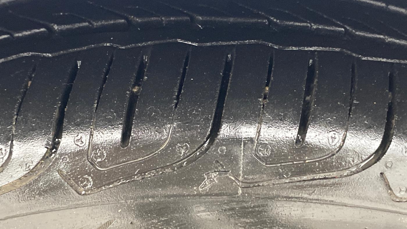 2023 Tata ALTROZ XM PLUS PETROL, Petrol, Manual, 8,809 km, Left Front Tyre Tread