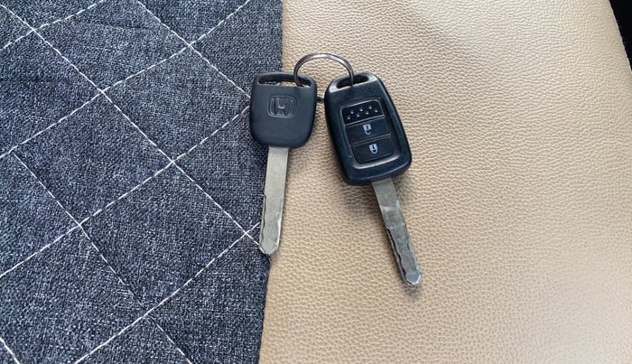 2019 Honda Amaze 1.2L I-VTEC S, Petrol, Manual, 70,149 km, Key Close Up