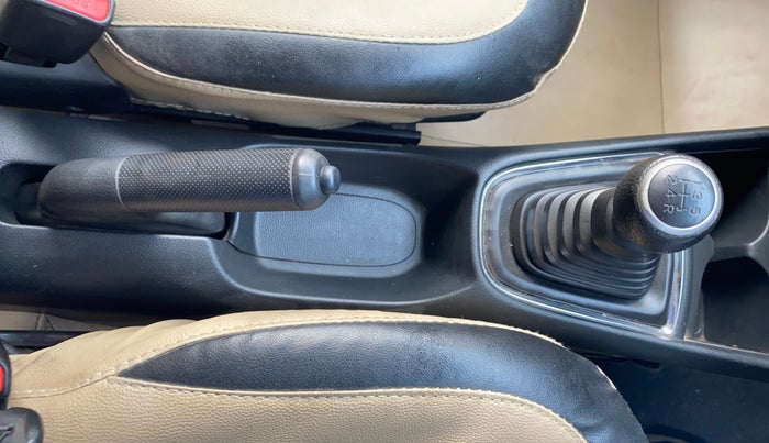 2019 Honda Amaze 1.2L I-VTEC S, Petrol, Manual, 70,149 km, Gear Lever