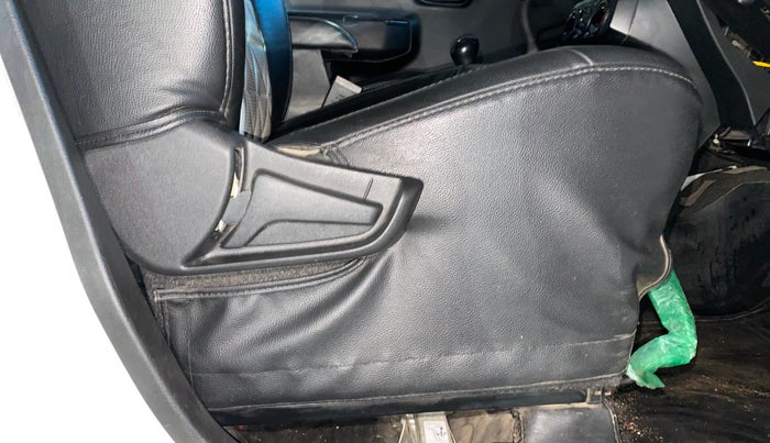 2022 Maruti S PRESSO VXI+, CNG, Manual, 48,172 km, Driver Side Adjustment Panel