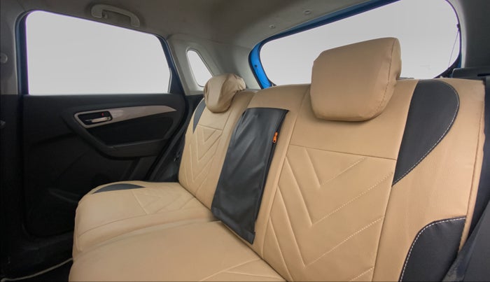 2016 Maruti Vitara Brezza ZDI, Diesel, Manual, 67,707 km, Right Side Door Cabin View