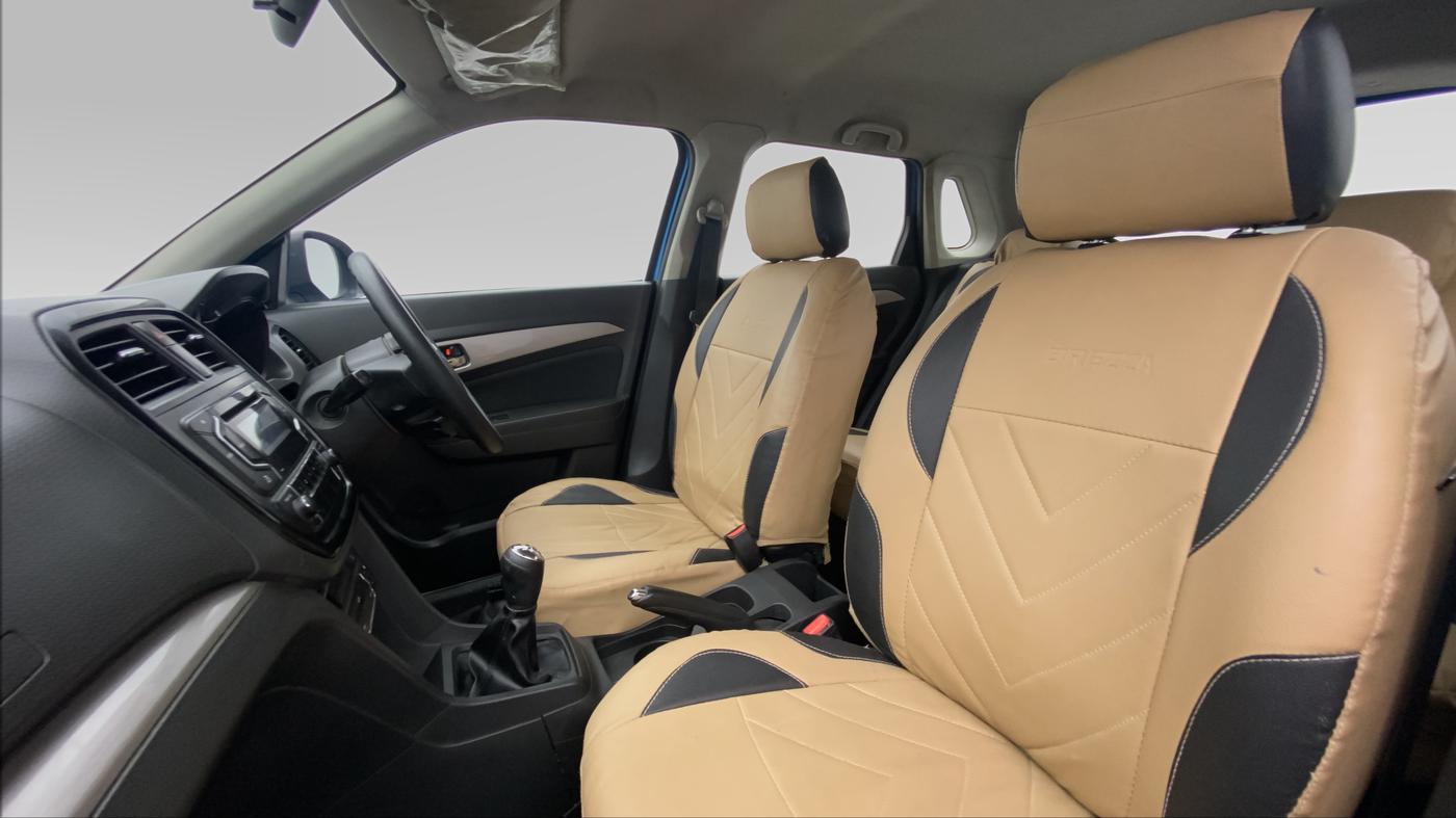 2016 Maruti Vitara Brezza ZDI, Diesel, Manual, 67,707 km, Right Side Front Door Cabin View