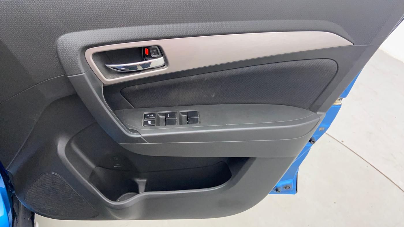 2016 Maruti Vitara Brezza ZDI, Diesel, Manual, 67,707 km, Driver Side Door Panels Controls