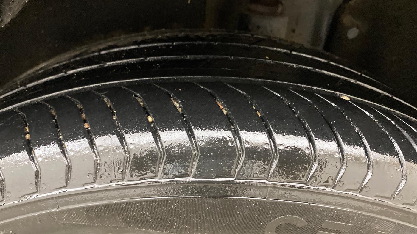 2021 Hyundai ALCAZAR 2.0 SIGNATURE (O) AT 6STR, Petrol, Automatic, 94,090 km, Left Rear Tyre Tread